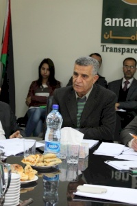 غياب التشريع المعتمد في التعاقد مع الخبراء من قبل مؤسسات السلطة الوطنية، فتح المجال للاستغلال الوظيفي
