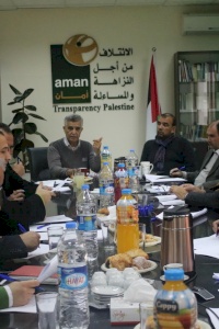 المجتمعون يطالبون وزير الحكم المحلي بعدم تعطيل إجراء الانتخابات المحلية باعتبارها المدخل الأساسي للمساءلة