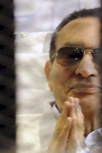 الشفافية الدولية : إسقاط الاتهامات عن مبارك يعيق مكافحة مصر للفساد