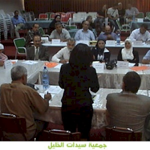 إجماع على ضرورة وجود اطار قانوني ينظم عمل الأحزاب السياسية الفلسطينية ويصون حرية التجمع في إطار النقابات والجمعيات