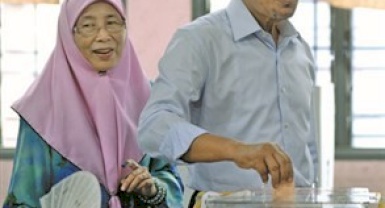 ماليزيا: الانتخابات الأكثر سخونة منذ 1957 والفساد يضرب رصيد الحزب الحاكم في النمو