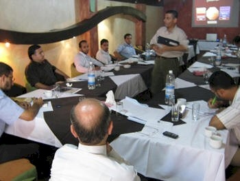 امان تعقد تدريبا خاصا لموظفي الهيئات المحلية في غزة على آليات تطبيق مدونة السلوك
