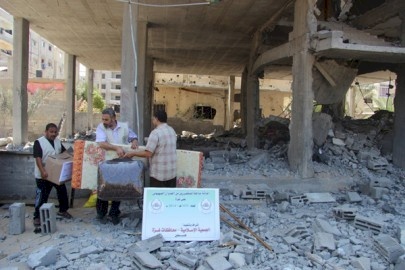 شبهات فساد وسرقات ومخالفات في توزيع مساعدات المنكوبين في غزة