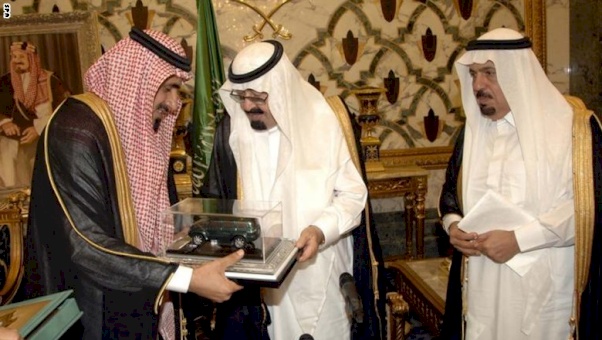 الأمير الوليد بن طلال: رائحة الفساد فاحت ومشروع سيارة "غزال" وهمي