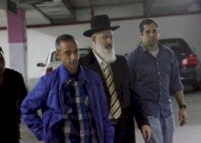 اعتقال الحاخام الاكبر السابق لاسرائيل بتهم فساد