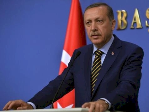 الفساد بتركيا يطيح بنصف وزراء الحكومة
