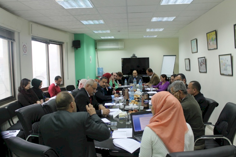 موظفو العقود الخاصة في الوظيفة العمومية... بين غياب المرجعية والالتفاف على القانون