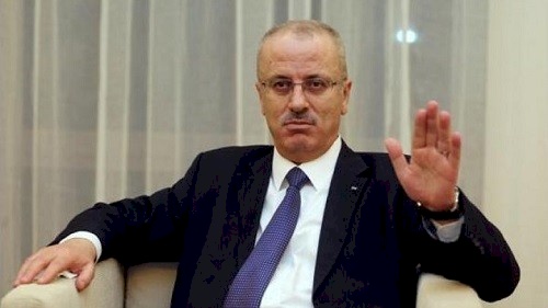 رئيس الوزراء يهاجم المجتمع المدني ويعتبره حملا زائدا على المجتمع الفلسطيني !