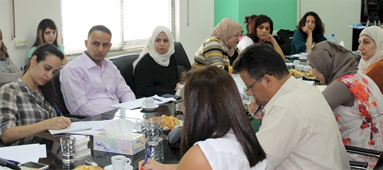 مناقشة ورقة تقيمية حول دور المرأة الفلسطينية لمكافحة الفساد