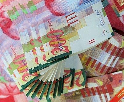 160 مليون شيكل قيمة مستحقات الفلسطينيين خلال الأربع سنوات الماضية من المعابر التي لا تقوم إسرائيل بتحويلها للسلطة الفلسطينية